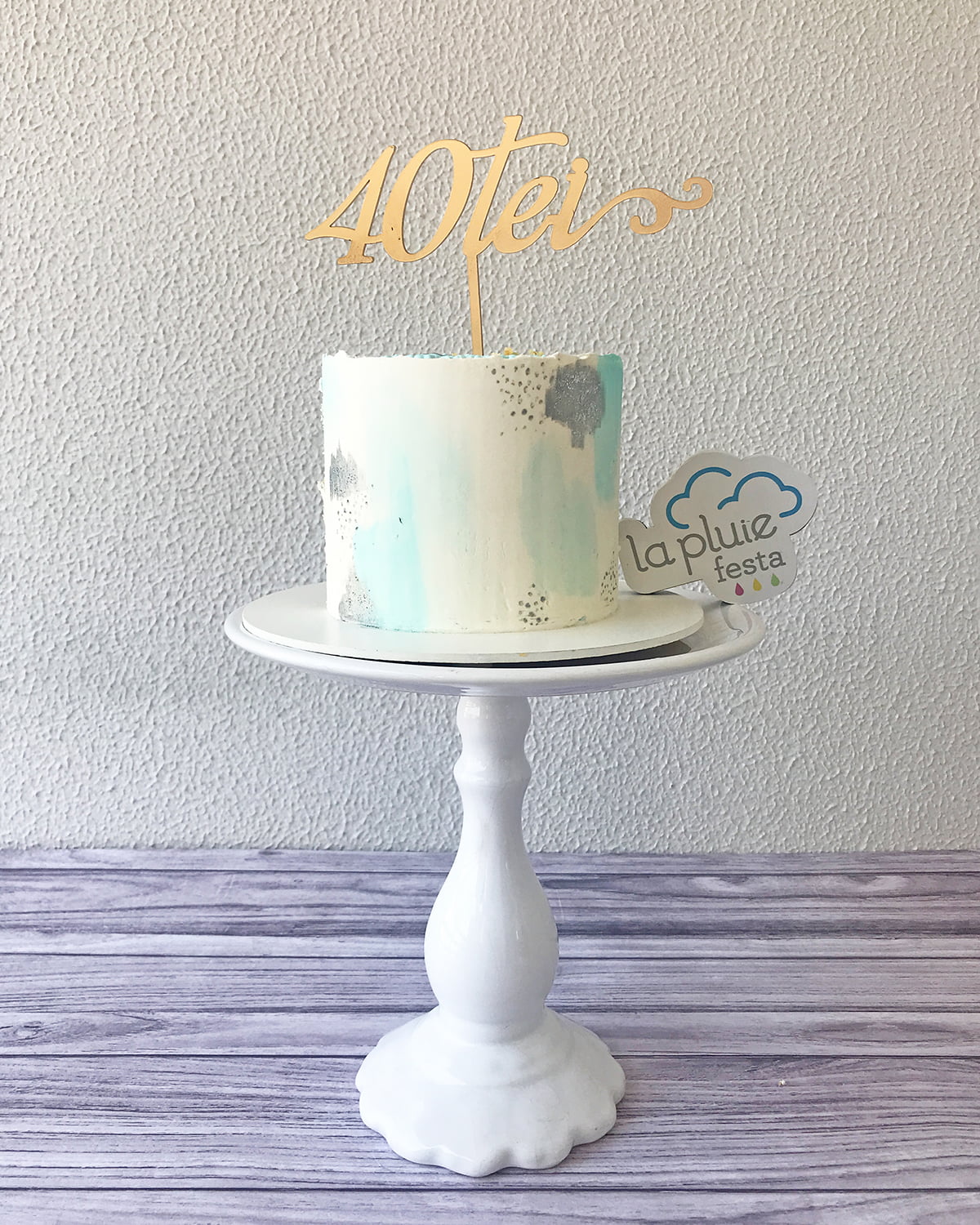 Bolo de Aniversário Feminino Moderno - Decoração Fácil